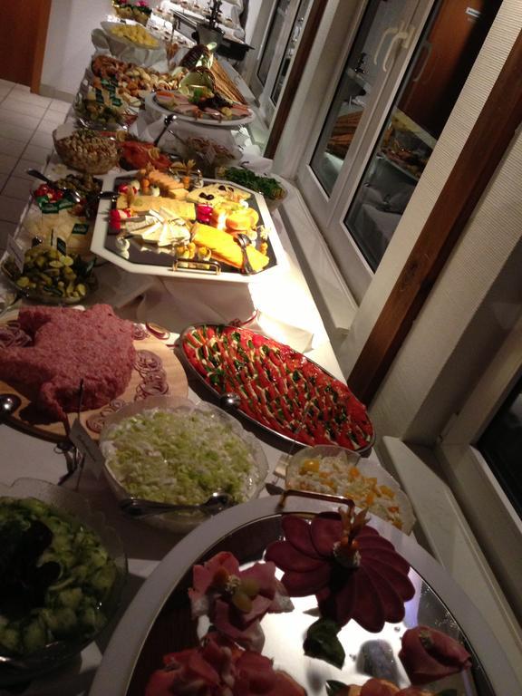 Hotel & Restaurant Zur Spreewaelderin Golssen ภายนอก รูปภาพ