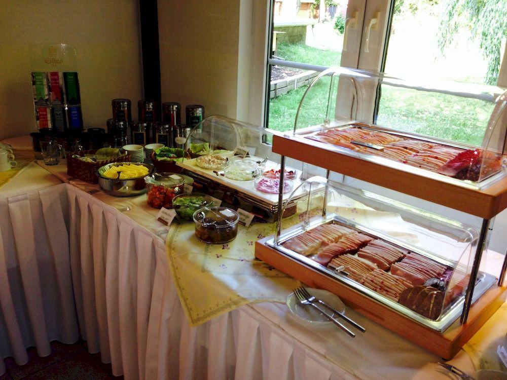 Hotel & Restaurant Zur Spreewaelderin Golssen ภายนอก รูปภาพ