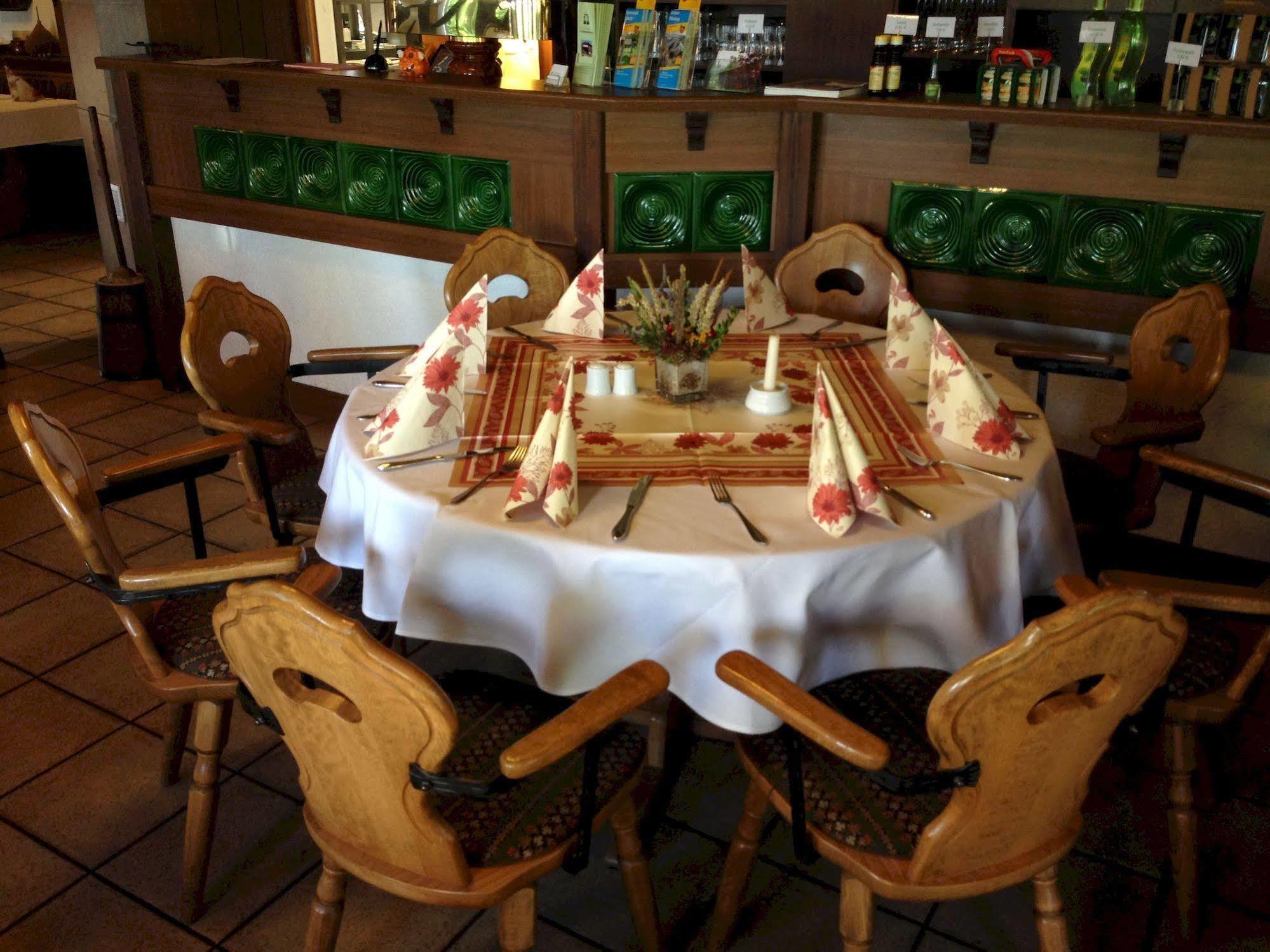 Hotel & Restaurant Zur Spreewaelderin Golssen ภายนอก รูปภาพ