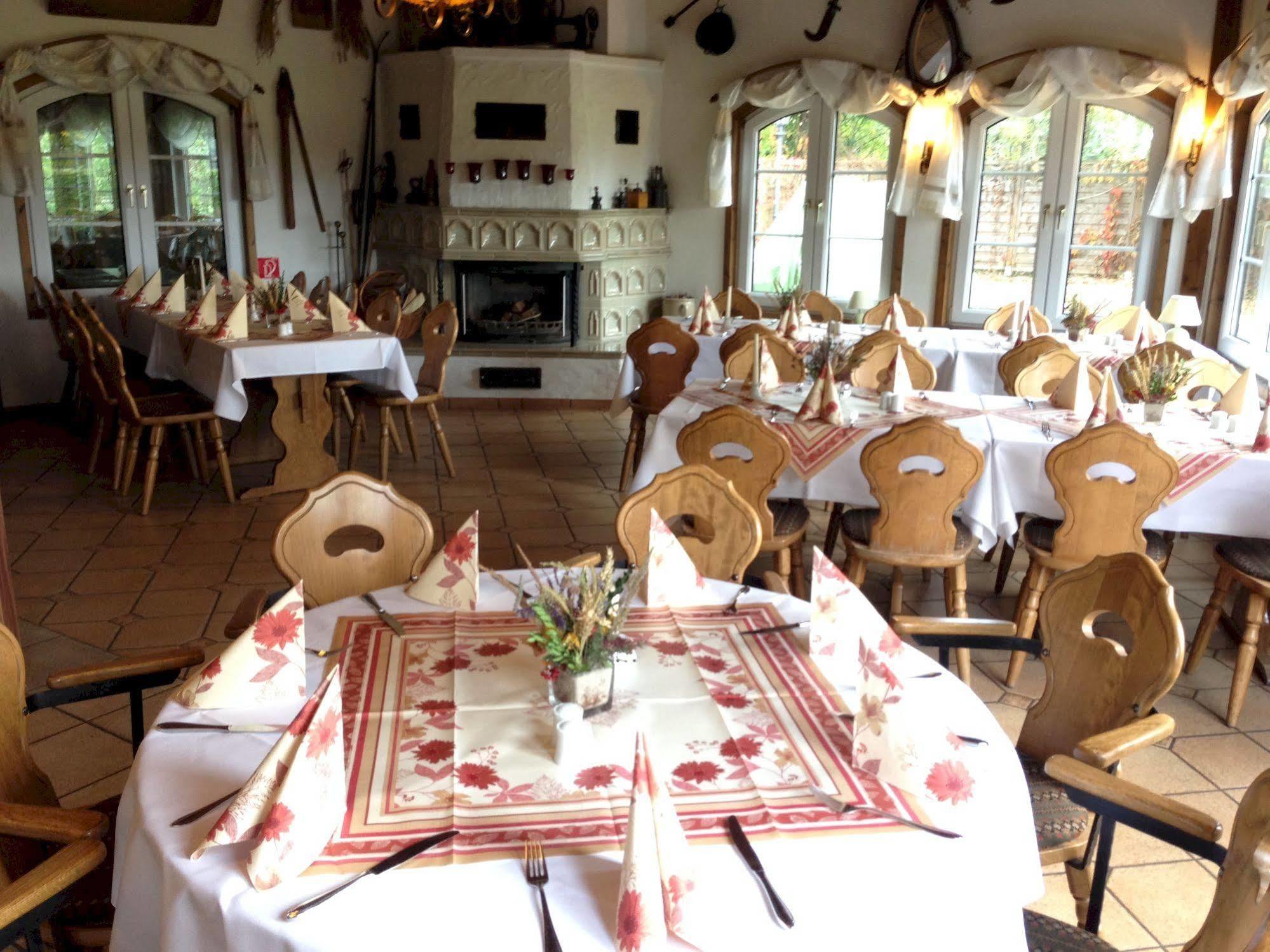 Hotel & Restaurant Zur Spreewaelderin Golssen ภายนอก รูปภาพ