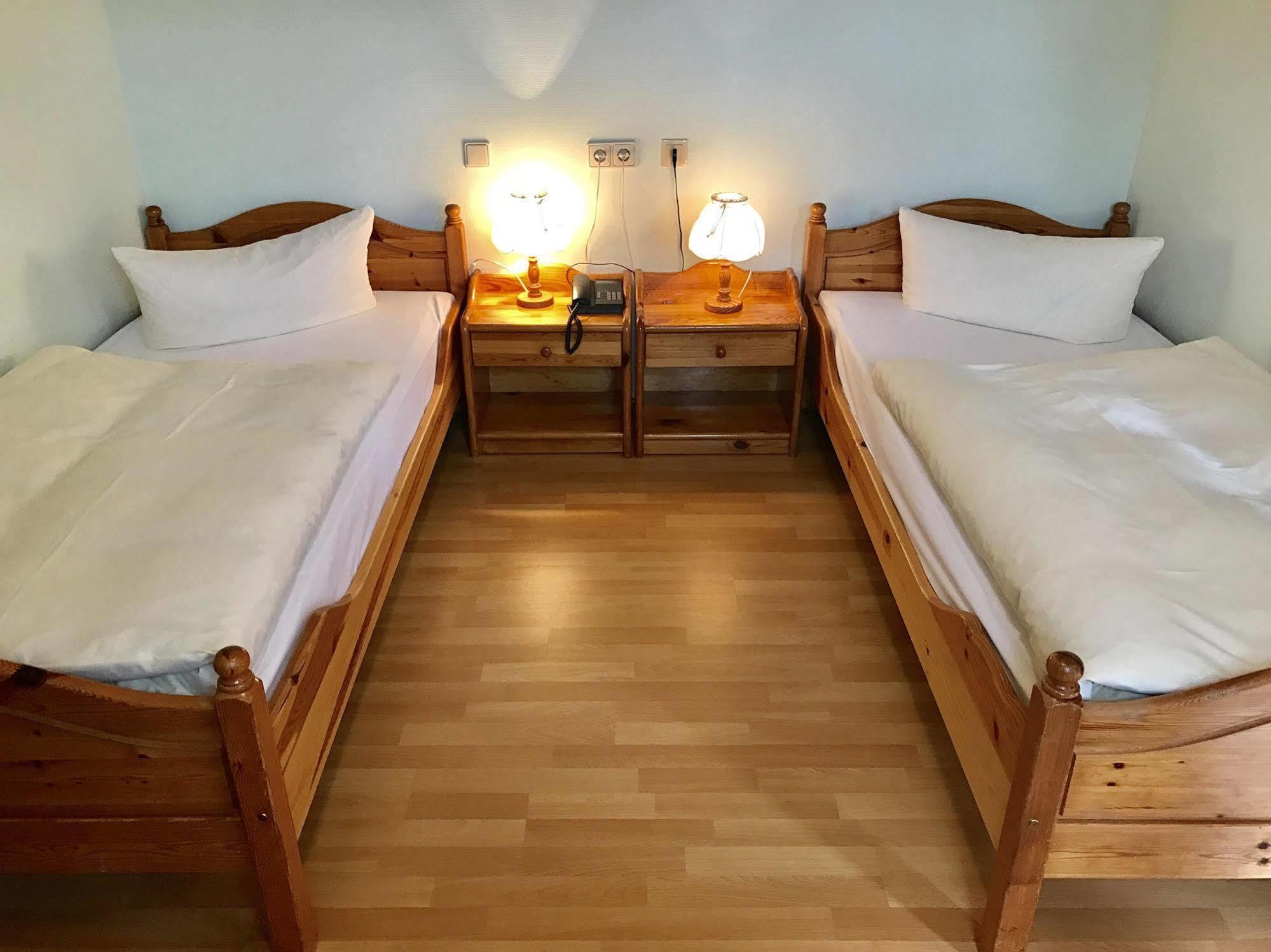 Hotel & Restaurant Zur Spreewaelderin Golssen ภายนอก รูปภาพ