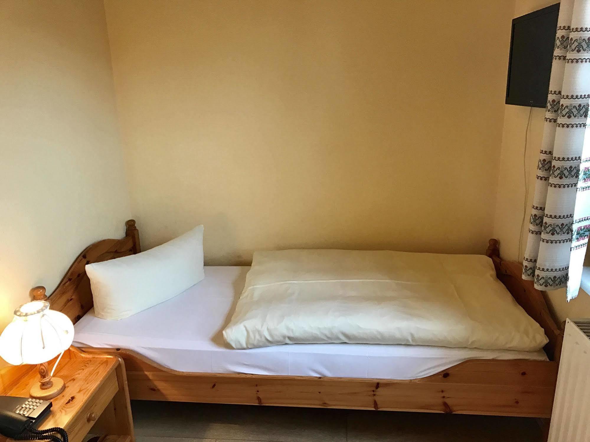 Hotel & Restaurant Zur Spreewaelderin Golssen ภายนอก รูปภาพ